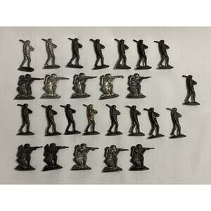 Vintage Cast Metal Toy Soldiers Army Men Figures Lot of 26